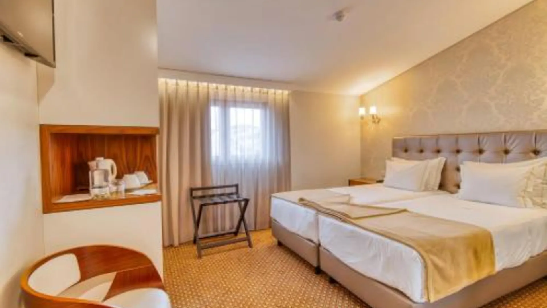 바탈라 Hotel Lis Batalha 4성급 호텔 스위트룸