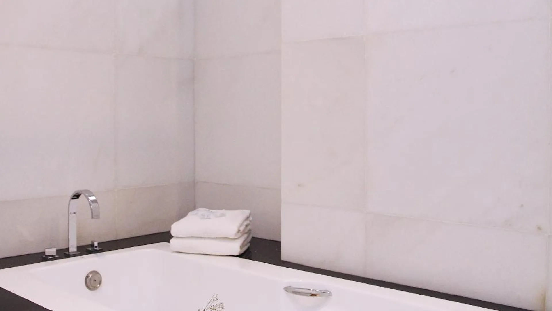 코타키나발루 3플러스 호텔 이나남 2성급 호텔 전망