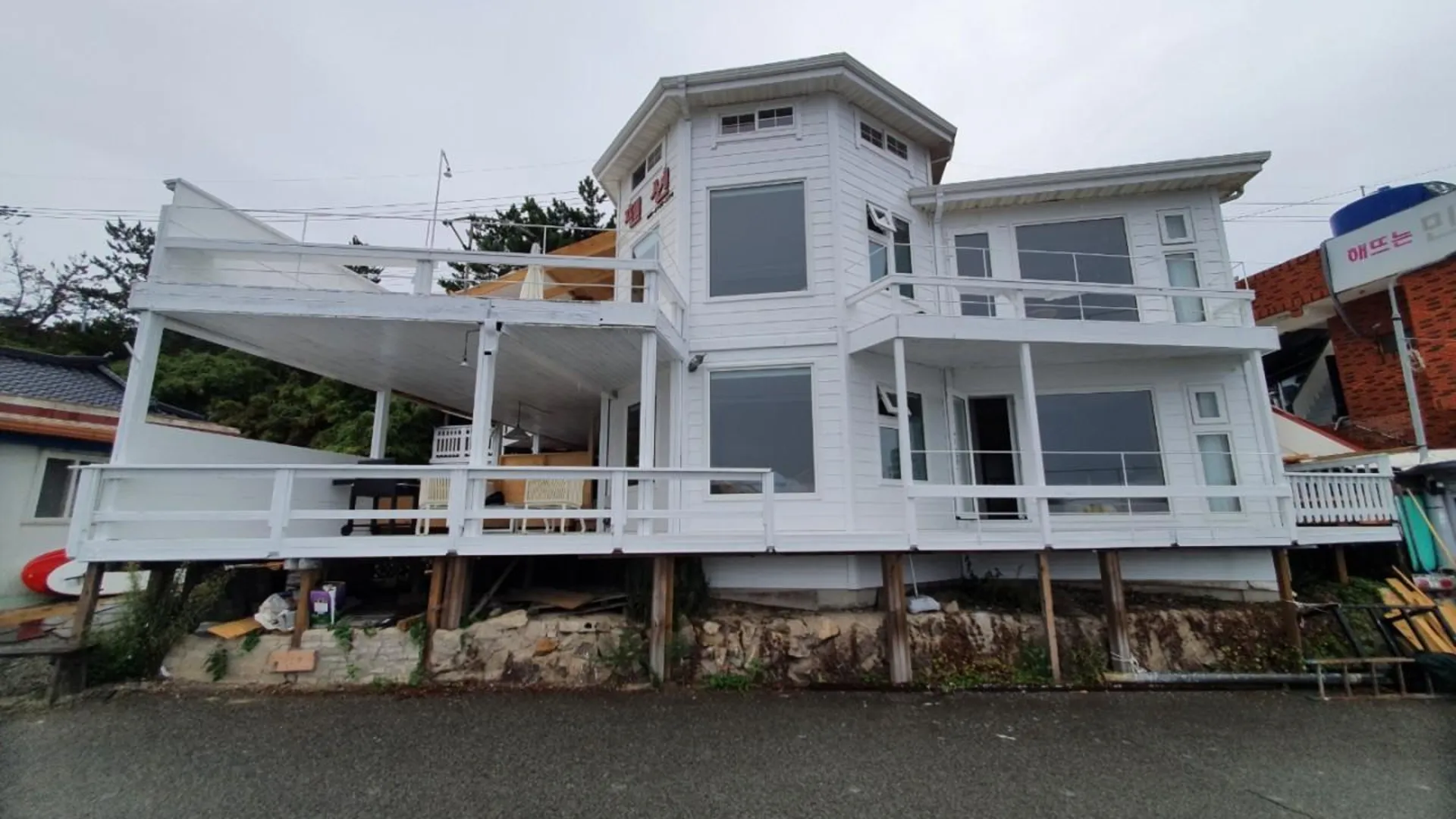 포항 포항 화이트웨일 2성급 게스트하우스 수영장