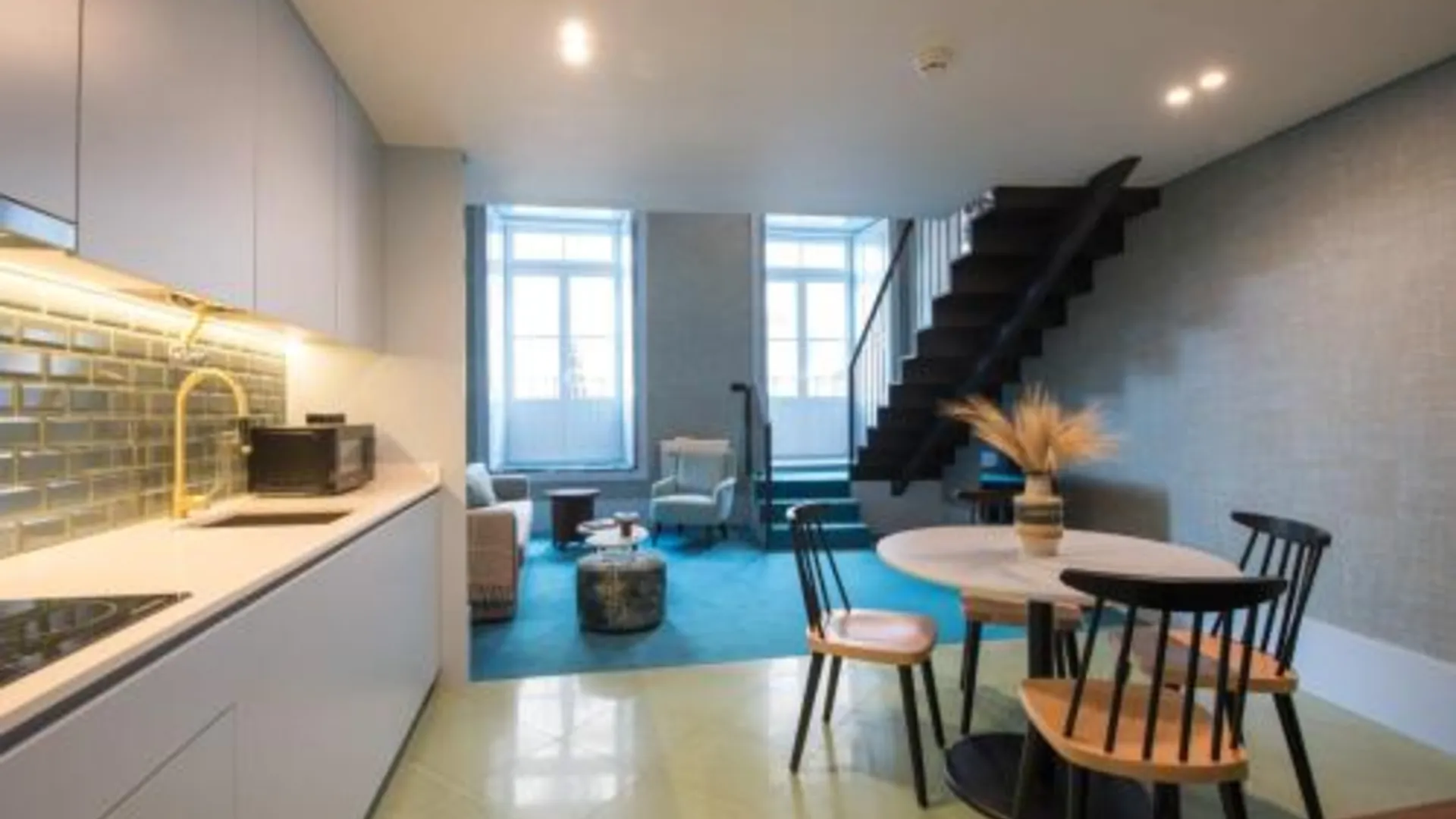 포르투 아파르타멘토스 더 아크 캐리스 4성급 게스트하우스 전망