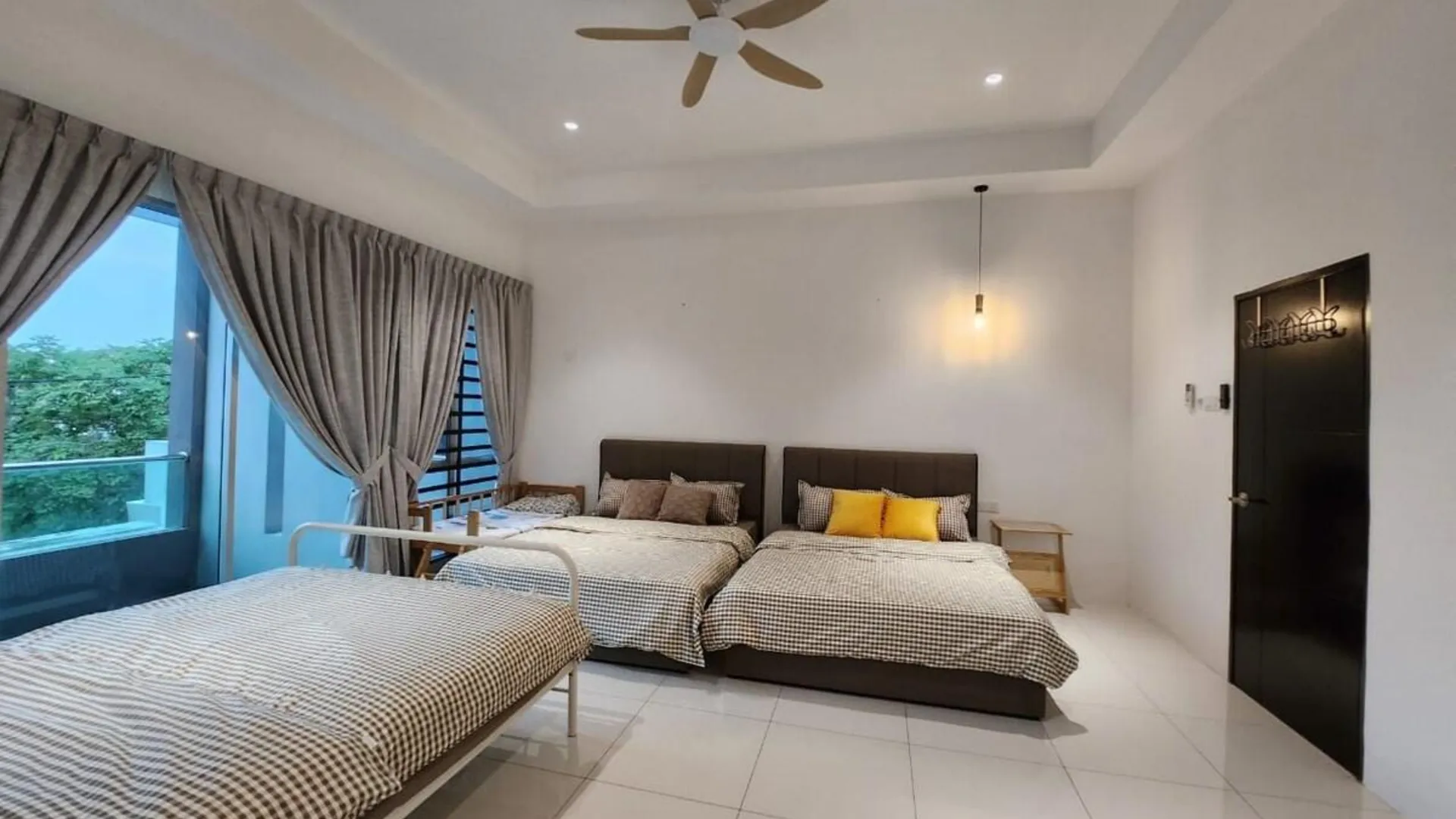 이포 이포 시티의 프라이빗 하우스 (200m², 침실 4개, 프라이빗 욕실 4개) 3성급 게스트하우스 스위트룸