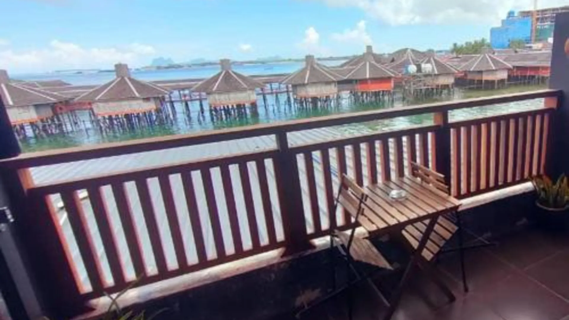 셈포르나 큐브 베드 스테이션 호스텔 호텔 수영장