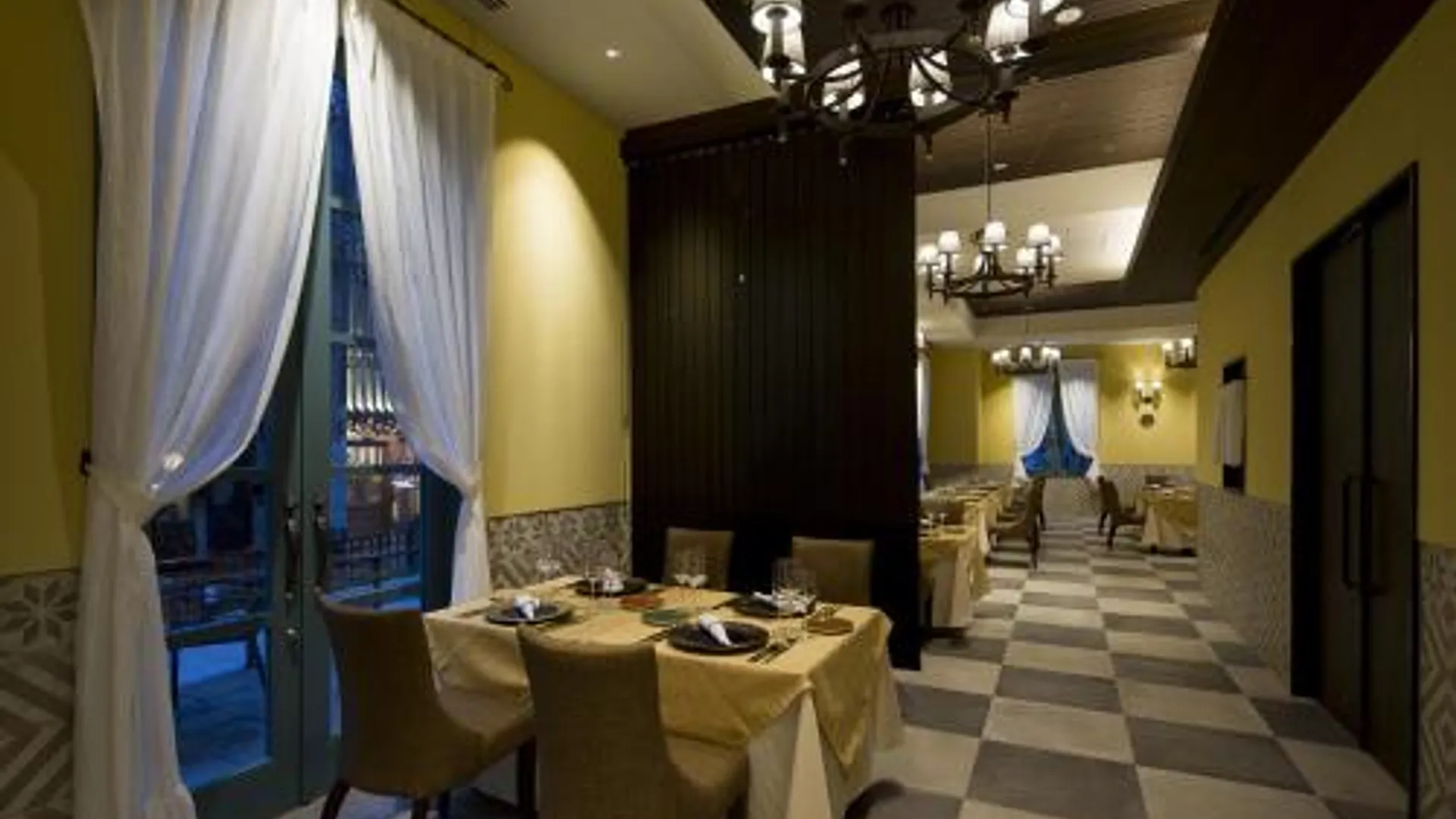 고베 Hotel Monterey Kobe 4성급 호텔 스위트룸