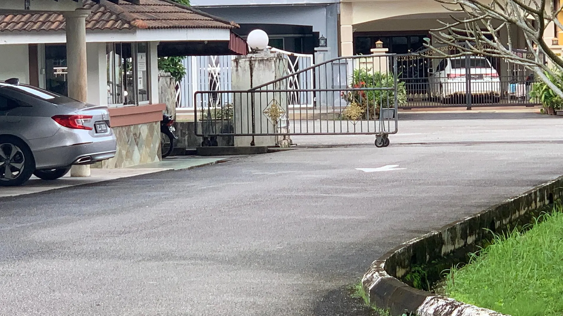 쿠알라테렝가누 쿠알라 이바이의 아파트먼트 (600m², 침실 3개, 프라이빗 욕실 2개) 2성급 싱글룸 외관