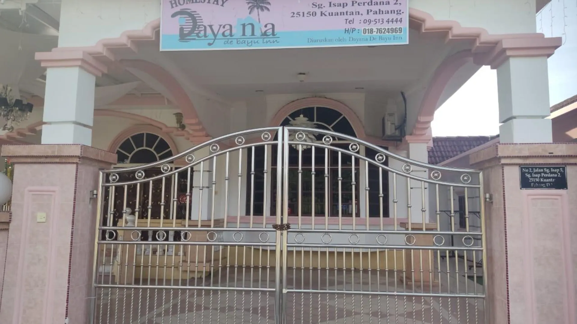 쿠안탄 반다르 인데라 마코타의 빌라 (4000m², 침실 5개, 프라이빗 욕실 4개) 4성급 싱글룸 객실