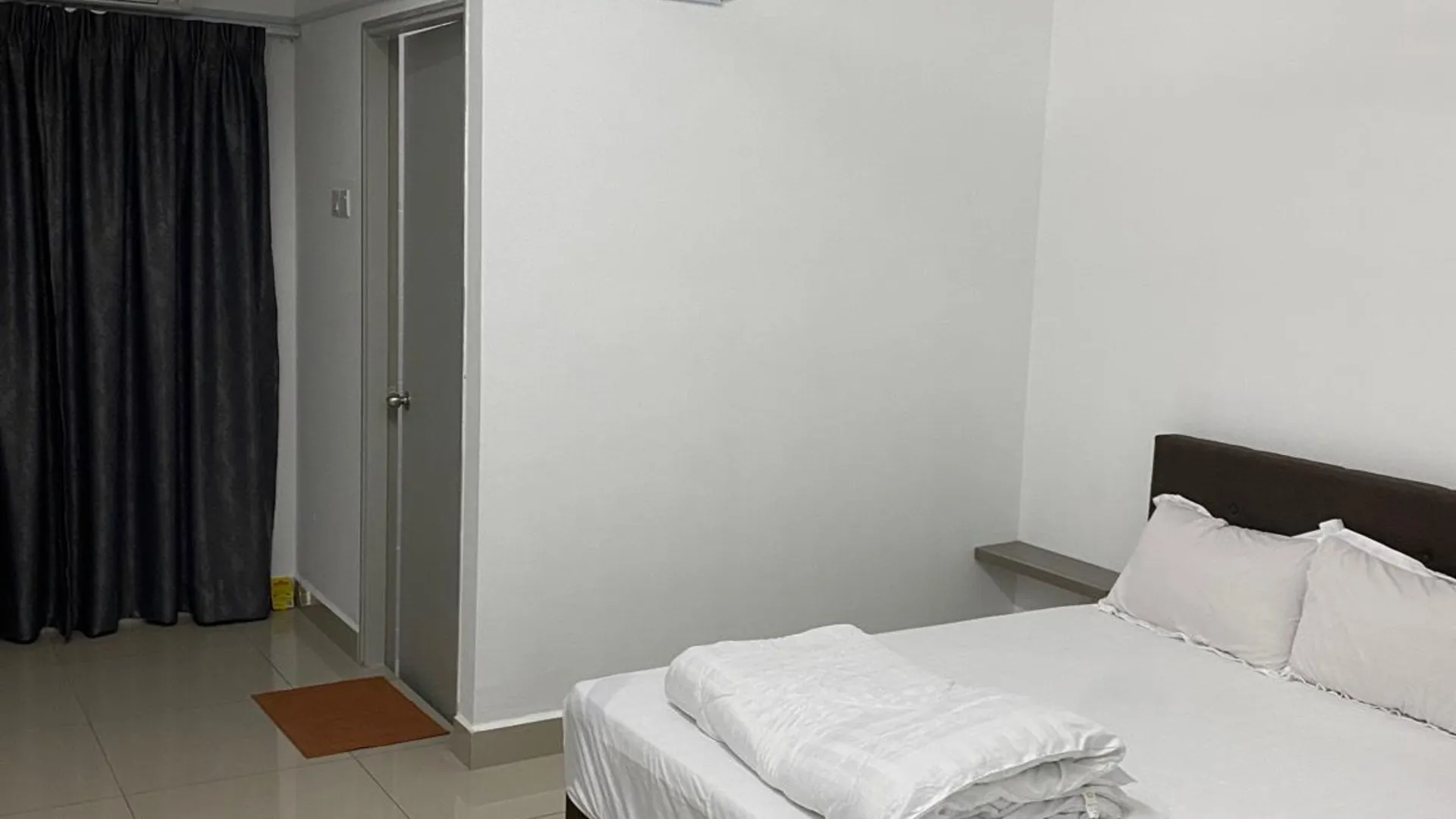 세리 만중 세리 만중의 아파트먼트 (1500m², 침실 3개, 프라이빗 욕실 2개) 1성급 싱글룸 외관