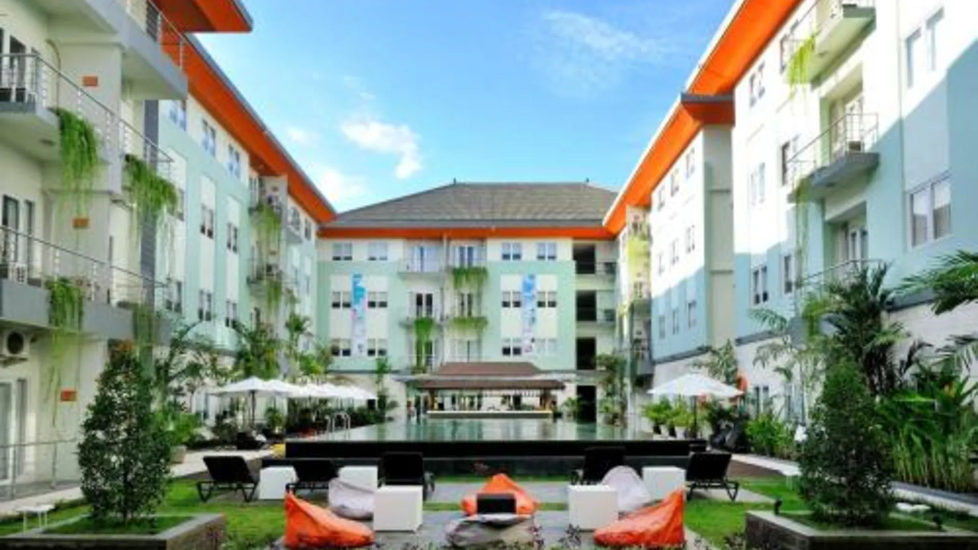 발리 해리스 호텔 앤 레지던스 리버뷰 쿠타 - 발리 4성급 호텔 외관