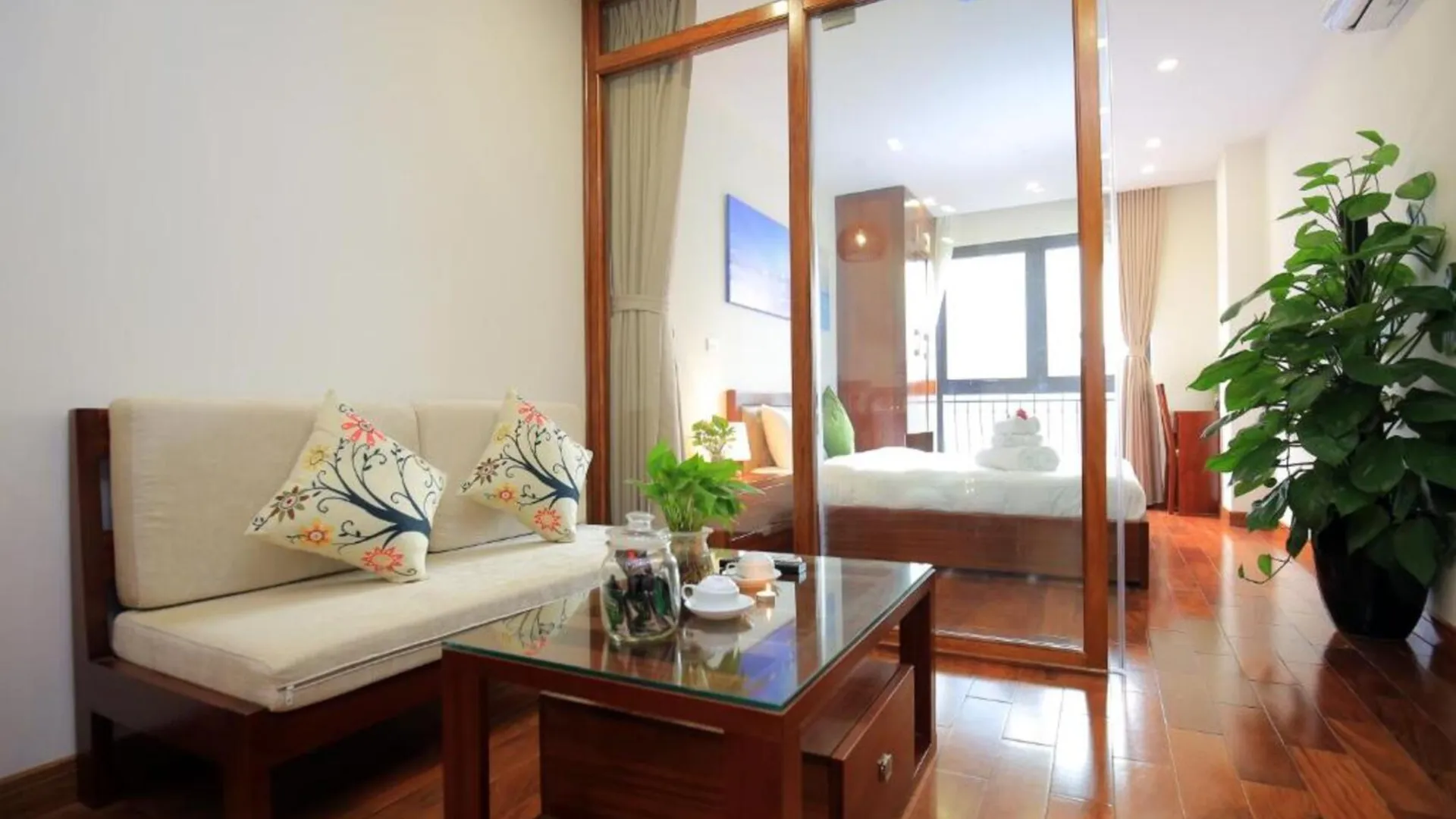 하노이 나인 하우징 12 다오탄 3성급 호텔 스위트룸