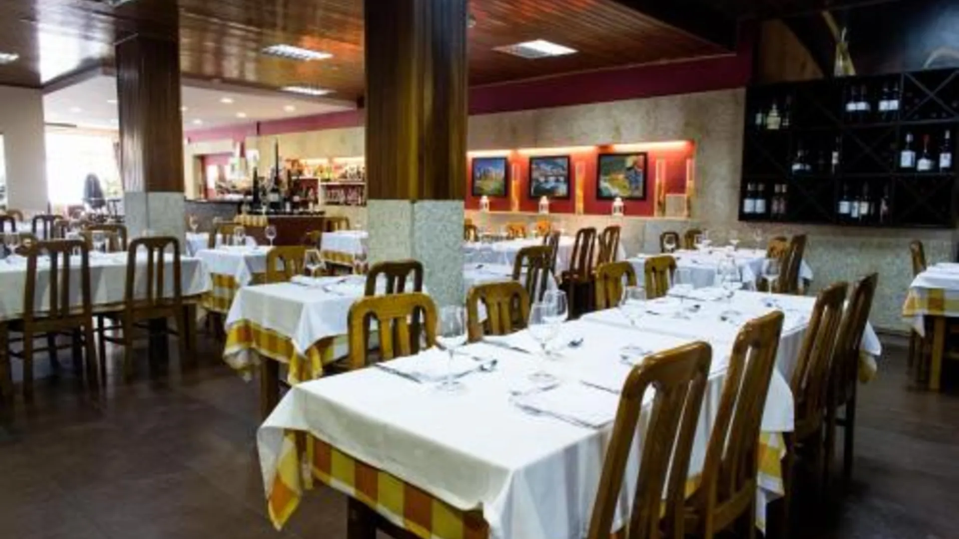 바라간카 Hotel Tulipa 2성급 호텔 외관