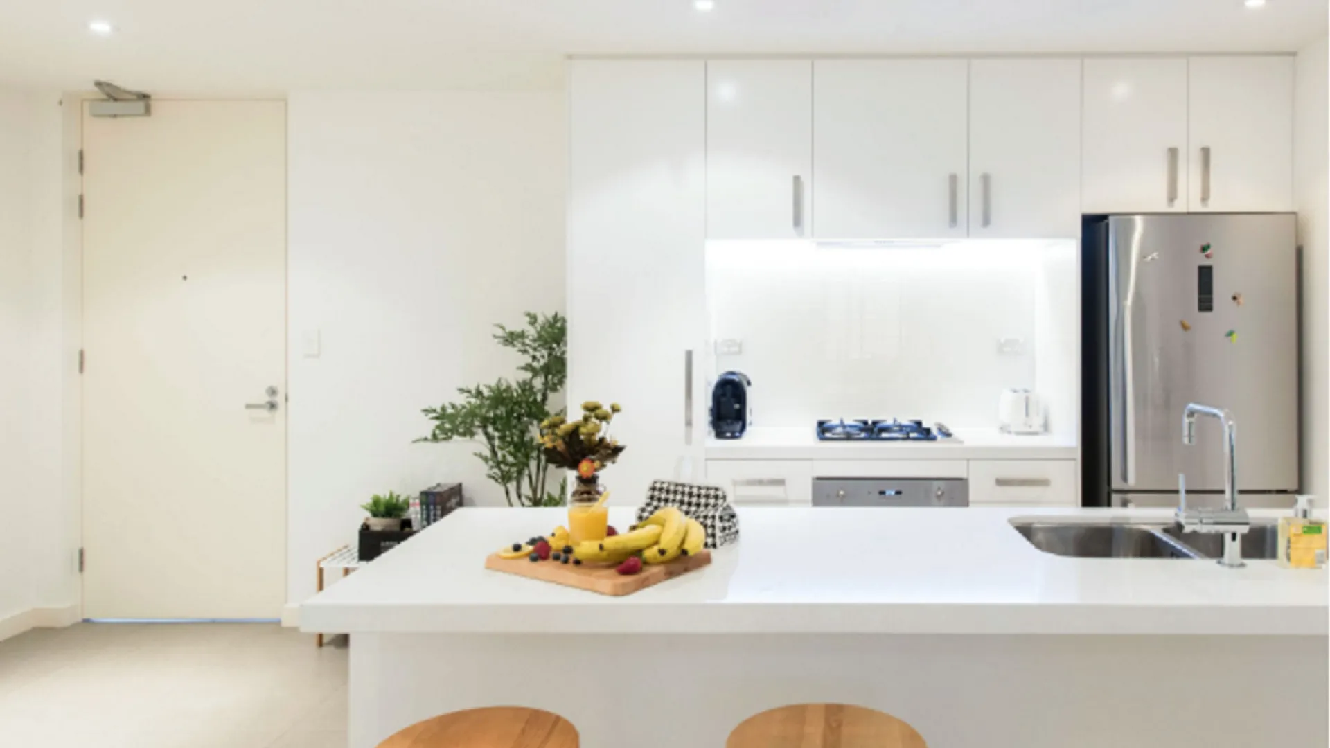 호치민 4군의 아파트먼트 (80m², 침실 2개, 프라이빗 욕실 2개) 3성급 싱글룸 객실