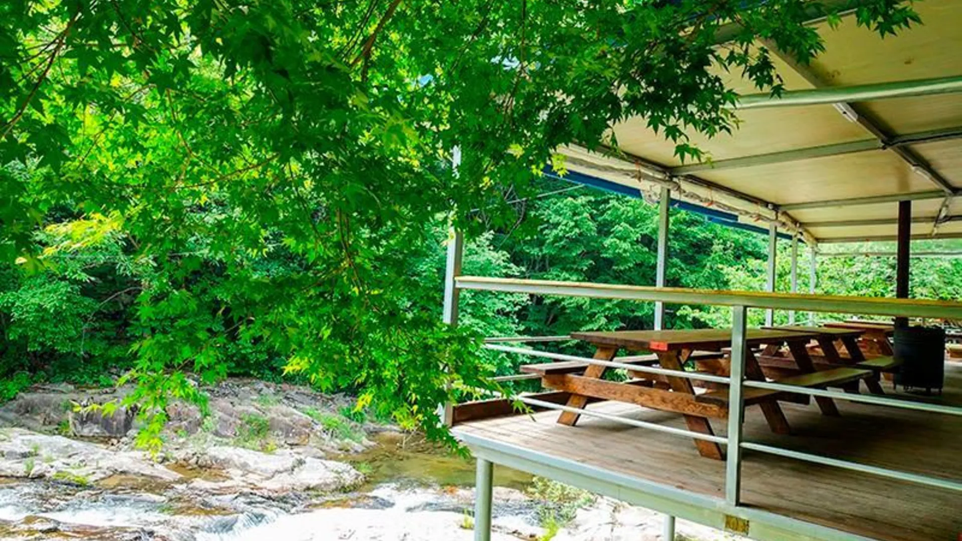 장수군 진안 데미샘계곡펜션 2성급 게스트하우스 전망