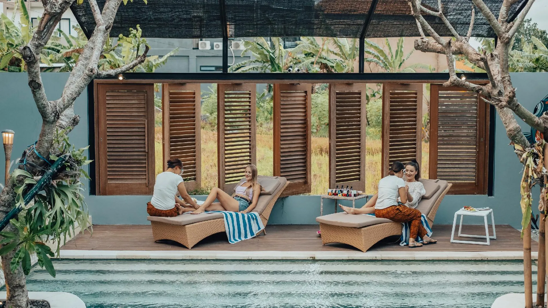 발리 아몰라스 칸구 빌라 발리네스 무랄리즘 4성급 호텔 로비