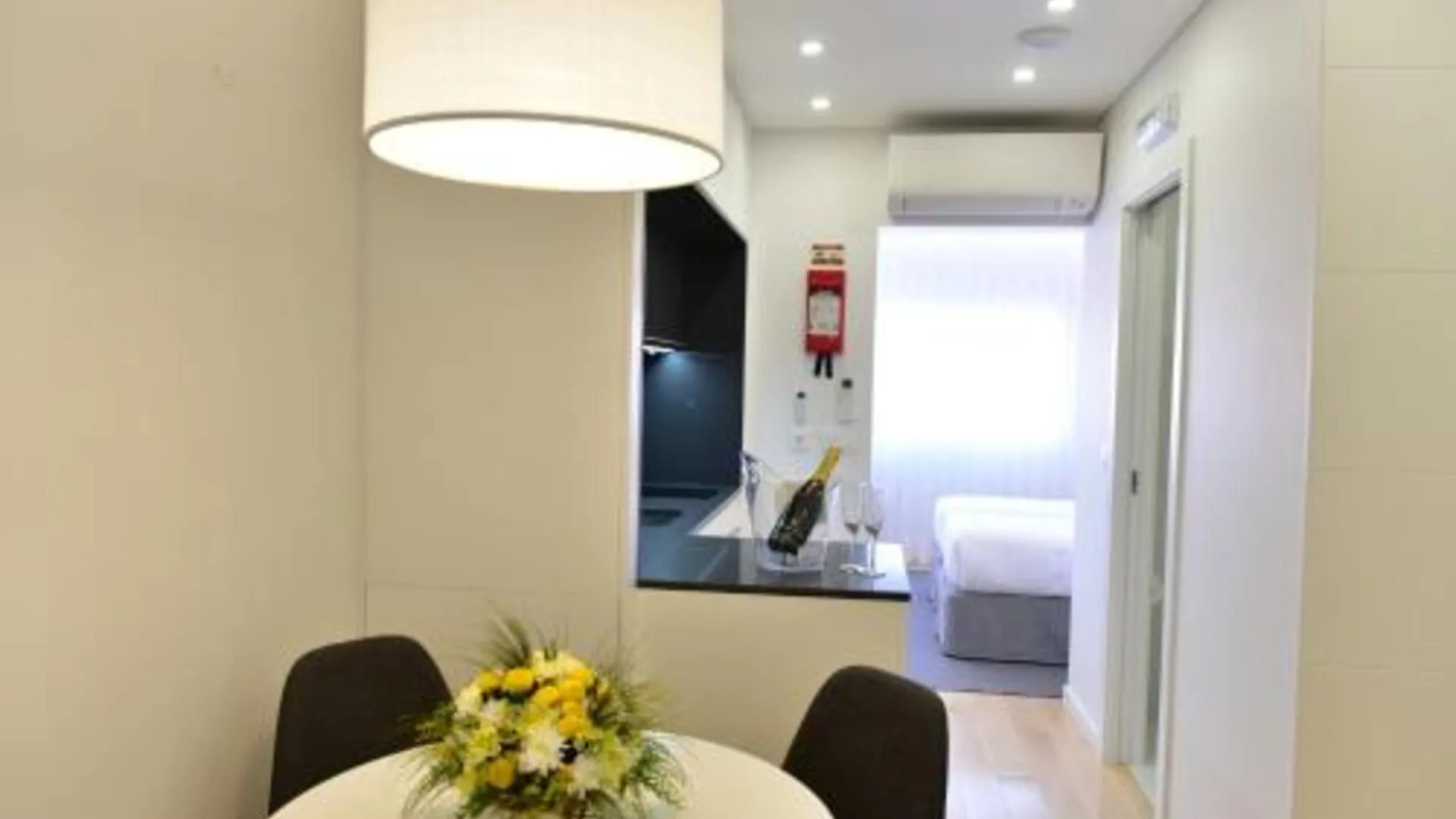 라메고 The Castle House 3성급 게스트하우스 로비