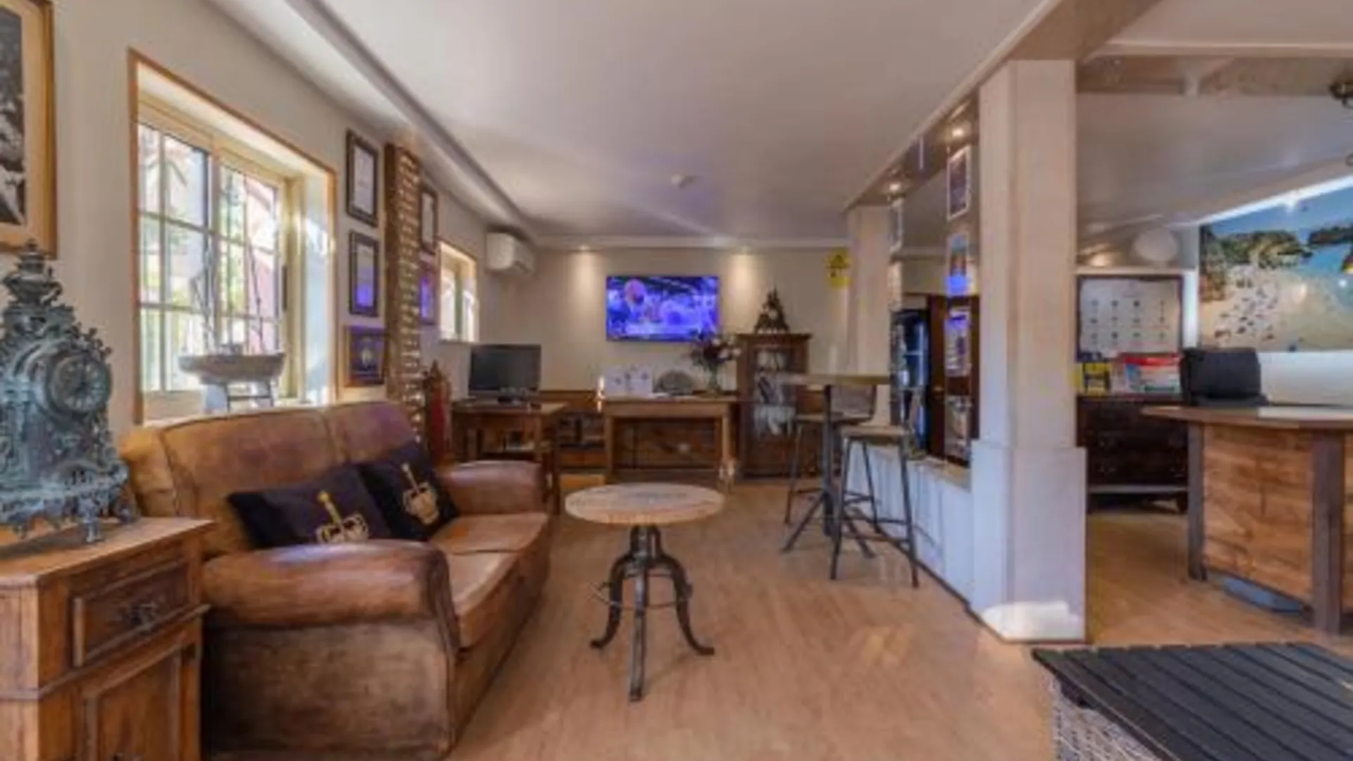 라고스 빌라 D. 디니스 - 차밍 레지던스 - 성인 전용 4성급 호텔 레스토랑