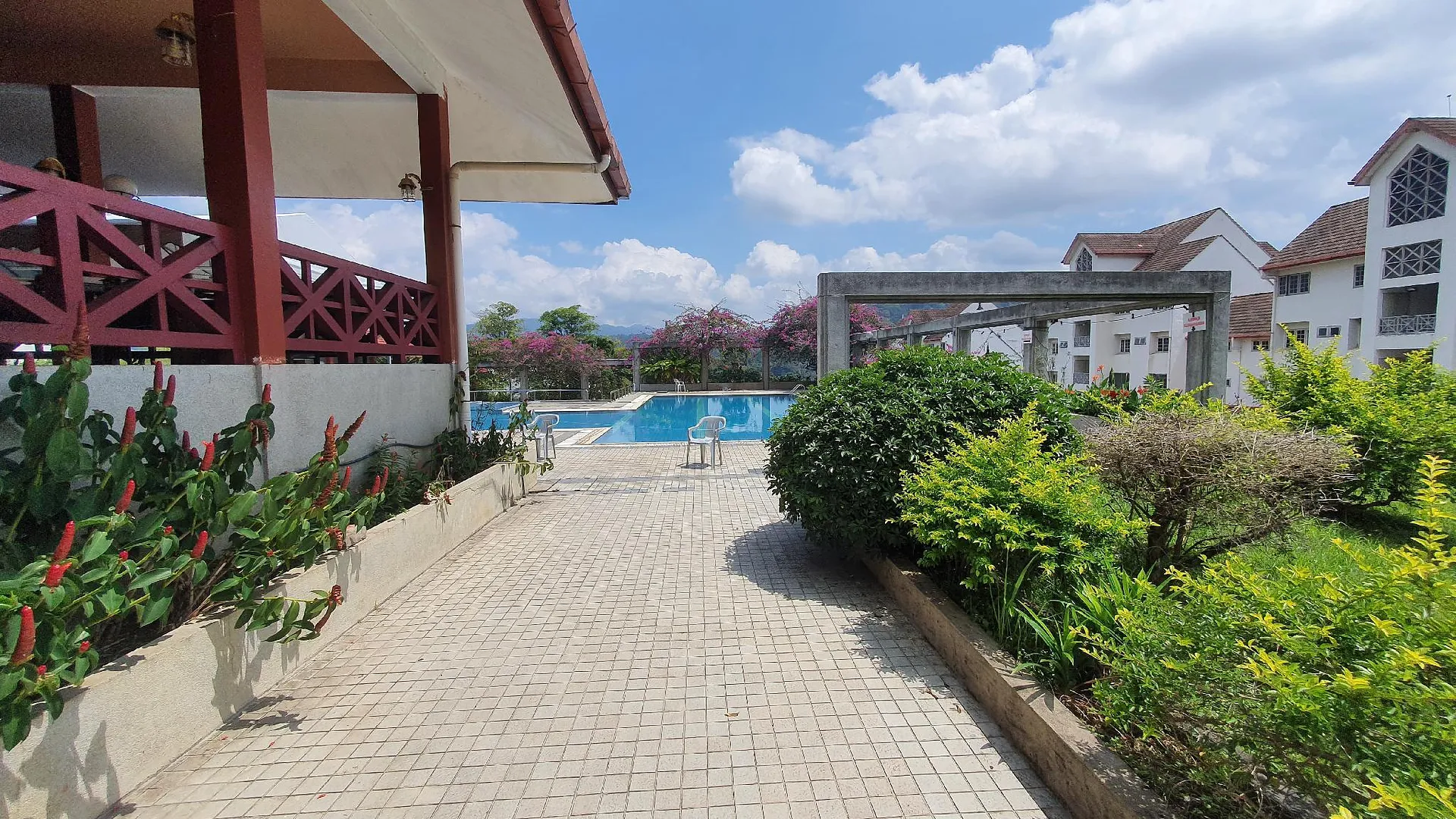 캄풍 부킷 팅기 Stay with Comfort at Selesa Hillhomes - T11GGA 2성급 게스트하우스 수영장