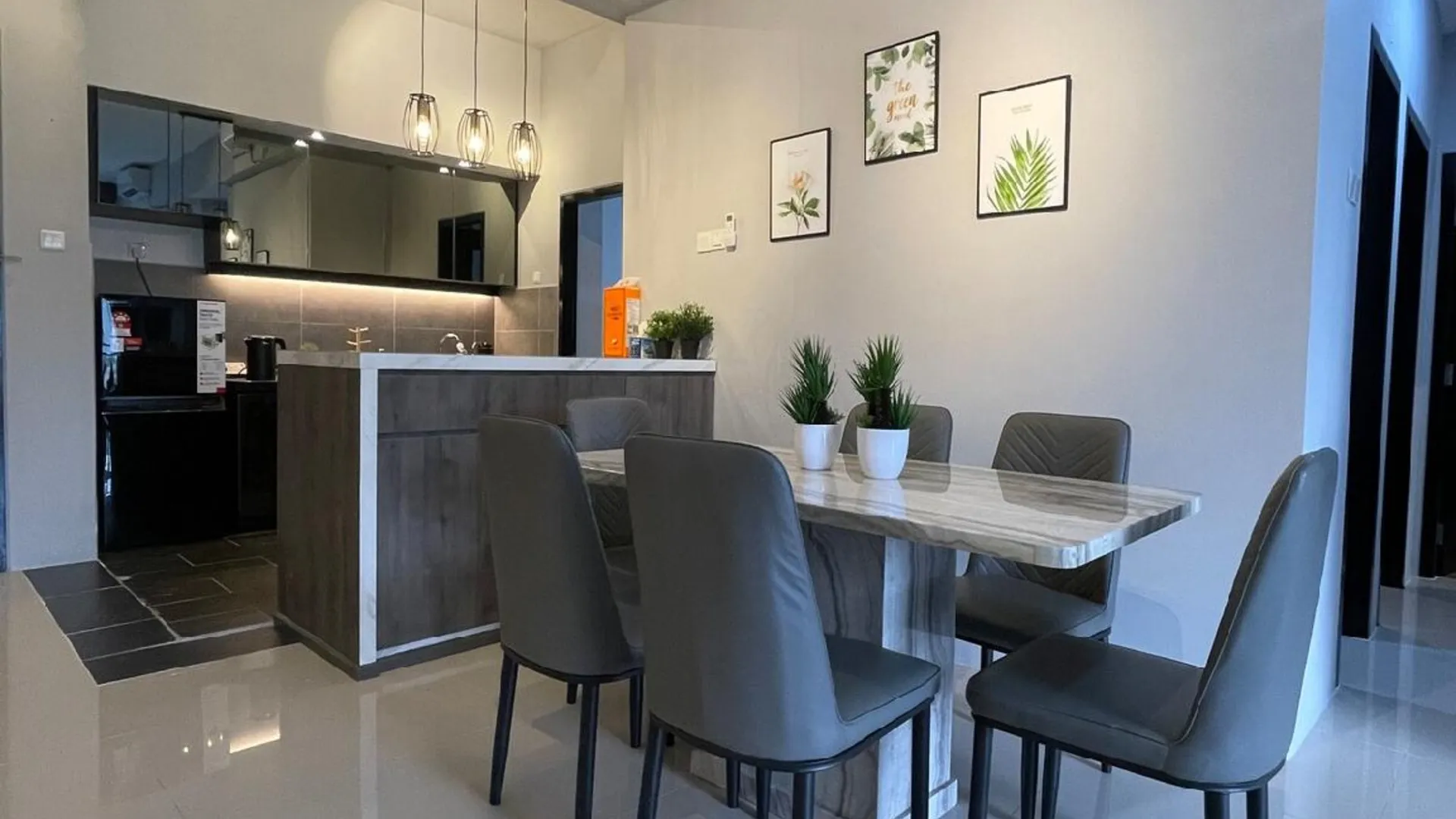 이포 탐분의 아파트먼트 (100m², 침실 3개, 프라이빗 욕실 2개) 4성급 게스트하우스 로비