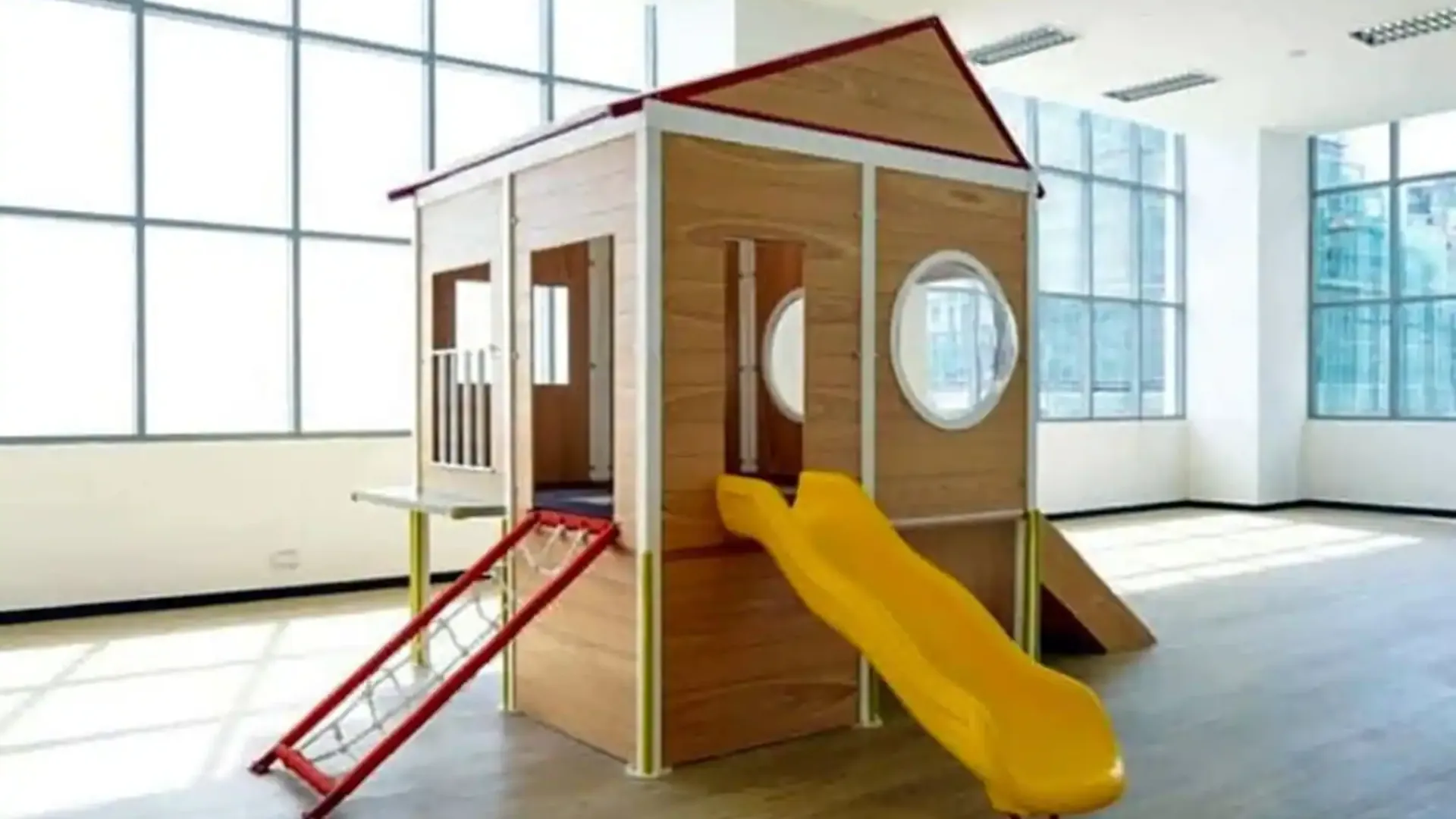 말라카 멜라카 라야의 프라이빗 하우스 (100m², 침실 3개, 프라이빗 욕실 3개) 3성급 싱글룸 수영장