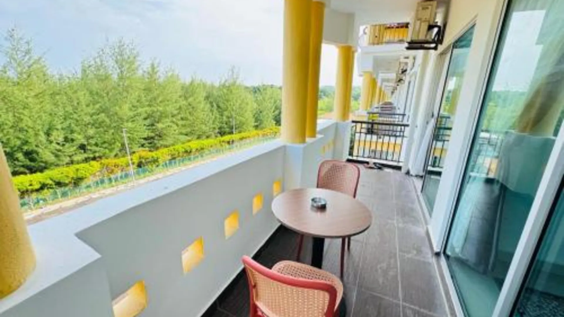 데사루 탄중 발라우의 프라이빗 하우스 (100m², 침실 1개, 프라이빗 욕실 2개) 4성급 게스트하우스 레스토랑