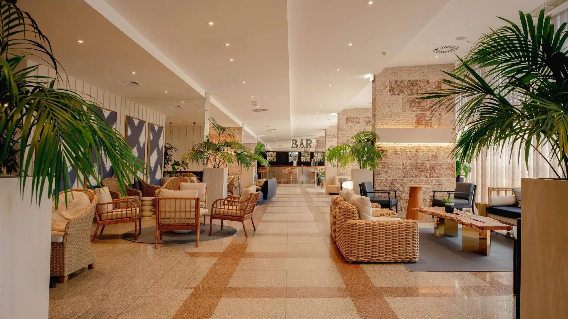 리스본 트립 바이 윈덤 리스보아 카파리카 마르 4성급 호텔 외관