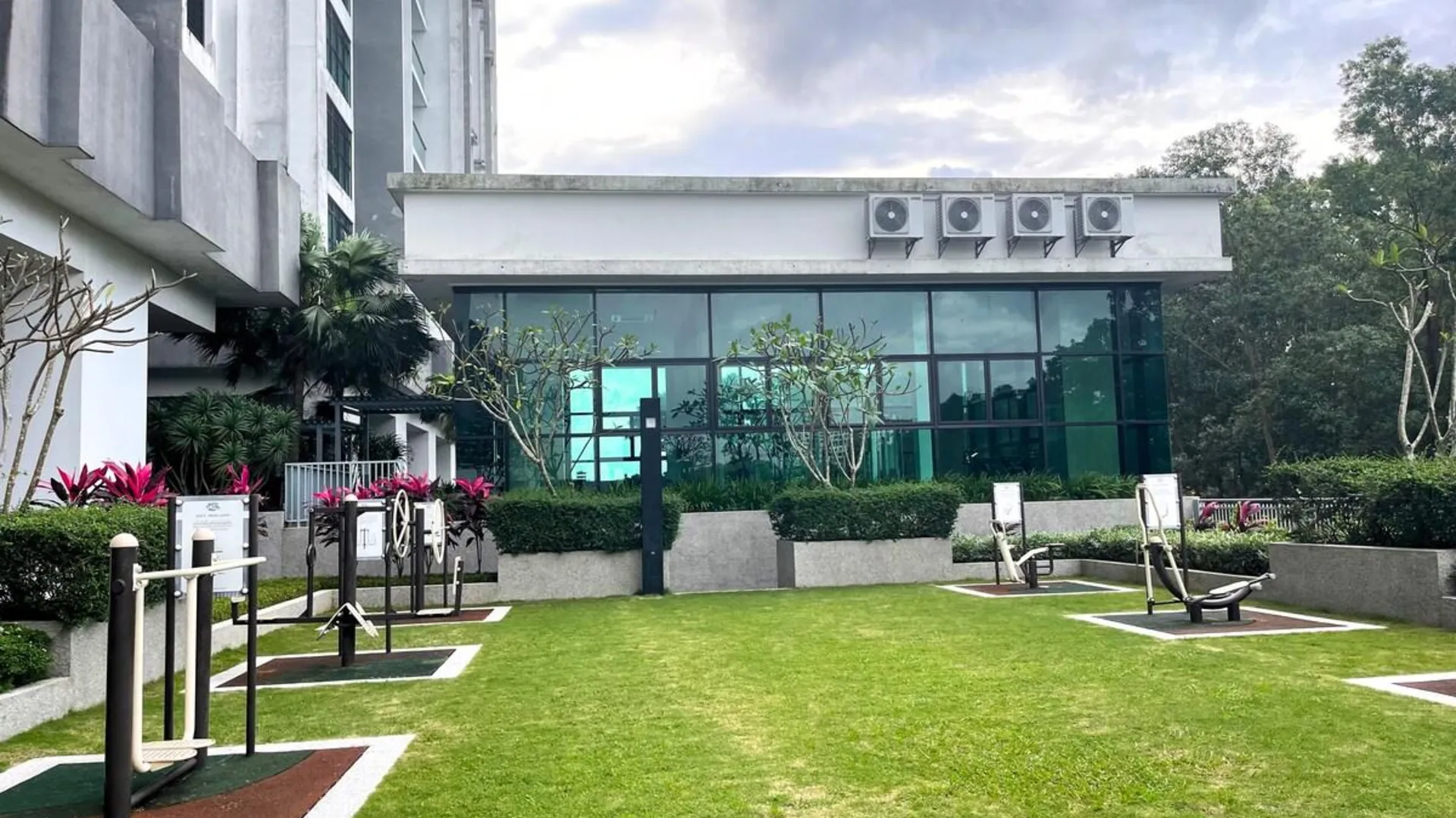 조호바루 / 조호르바루 탐포이의 프라이빗 하우스 (100m², 침실 3개, 프라이빗 욕실 2개) 2성급 싱글룸 수영장