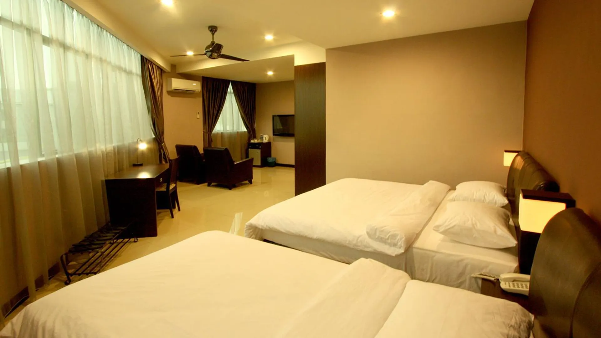 크루앙 캐피탈 O 레일 호텔 3성급 호텔 전망