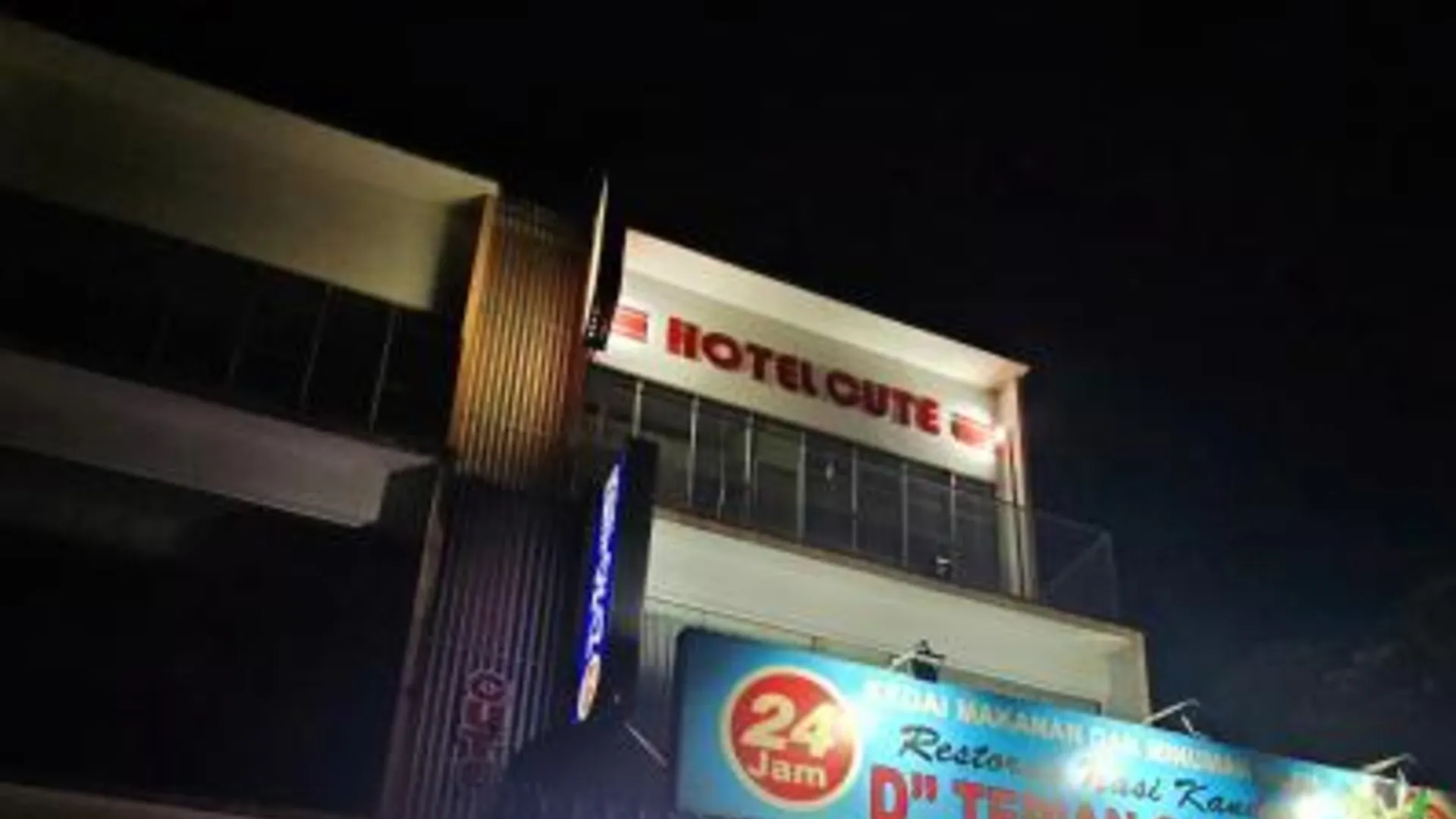 바투 파핫 CUTE HOTEL 호텔 수영장