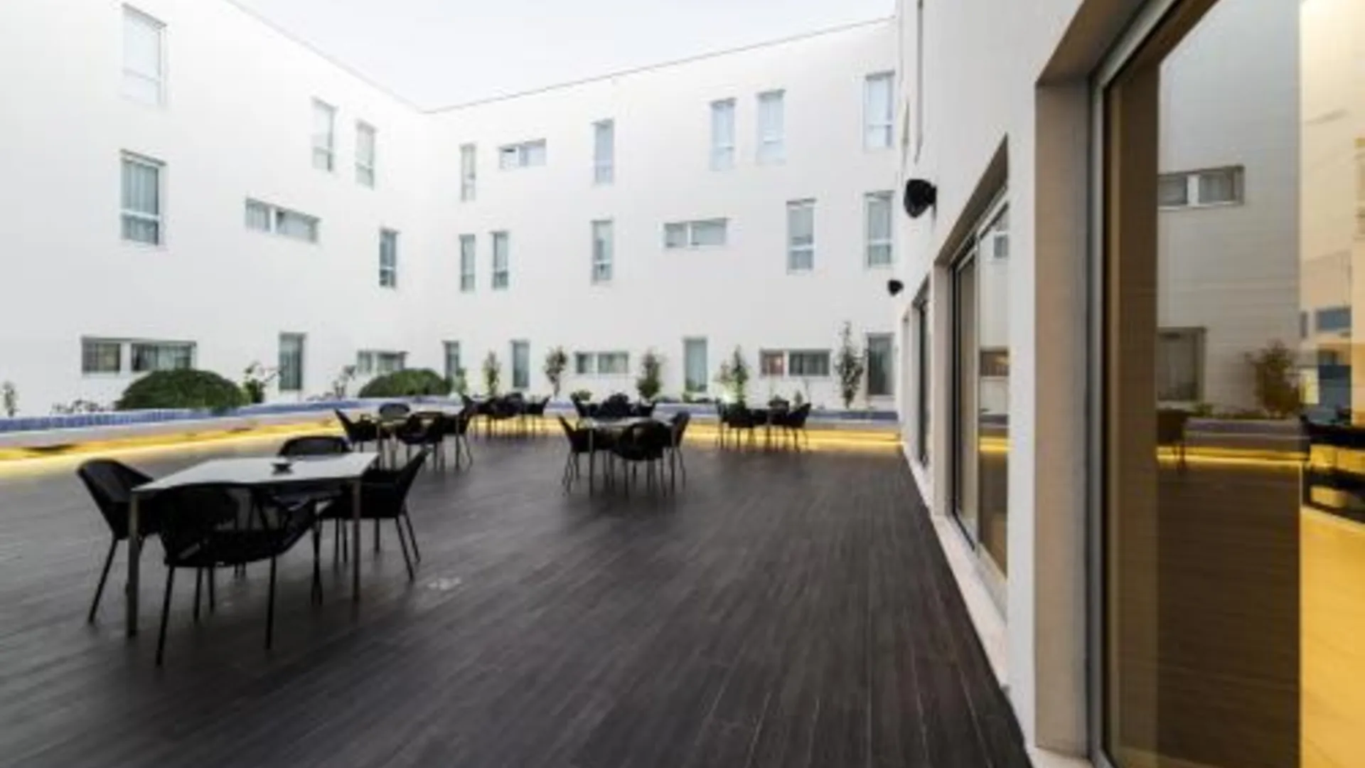 에보라 무브 호텔 에보라 2성급 호텔 외관