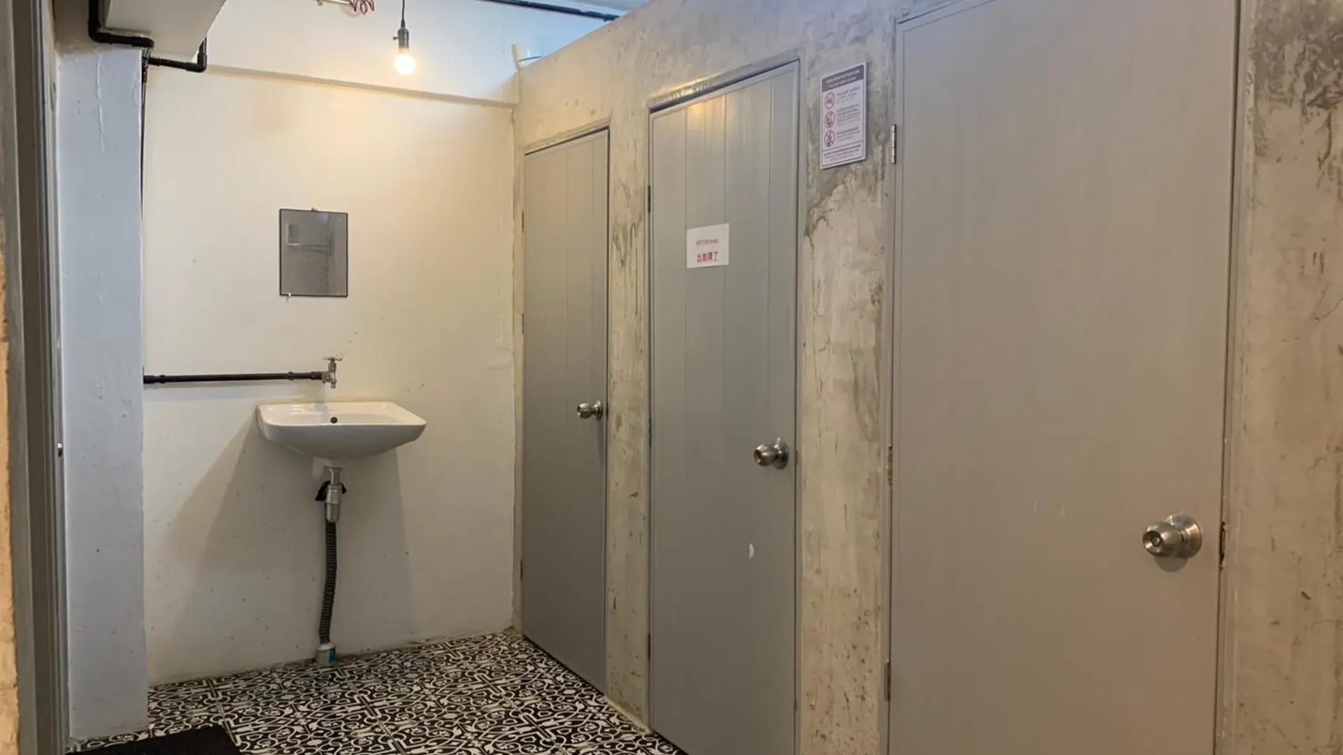 치앙라이 그래비티 호스텔 3성급 호텔 수영장