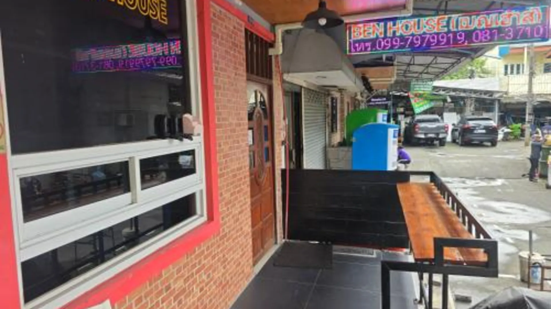 방콕 BEN HOUSE 2성급 싱글룸 수영장