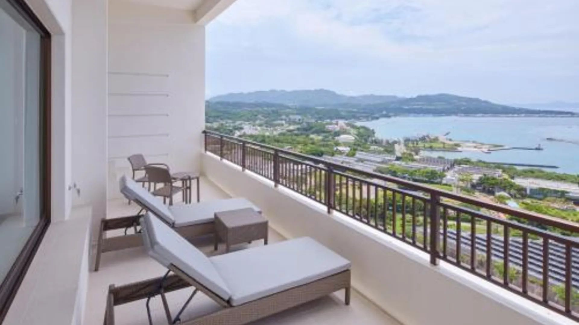 오키나와 본섬 알라 마하이나 콘도 호텔 5성급 게스트하우스 레스토랑