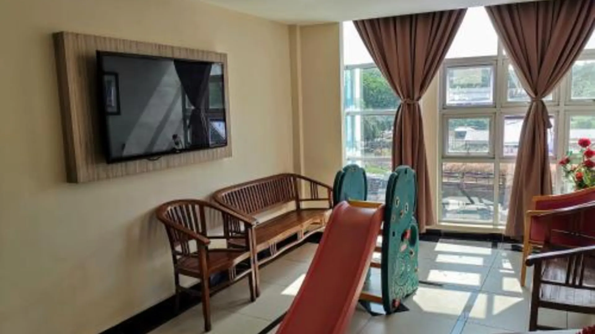 탐핀 호텔 센터 포인트 3성급 호텔 스위트룸