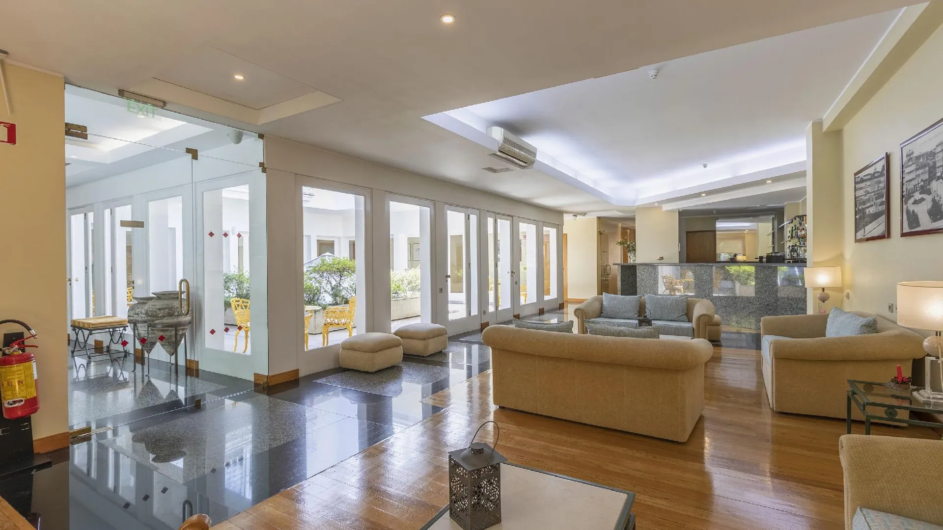 귀마레스 Hotel Toural 4성급 호텔 로비