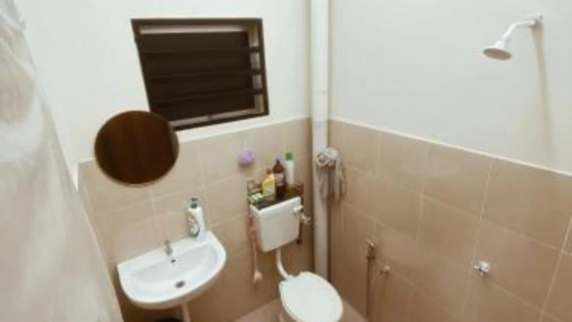 이포 탄중 람부탄의 프라이빗 하우스 (m², 침실 3개, 프라이빗 욕실 2개) 3성급 게스트하우스 부대시설