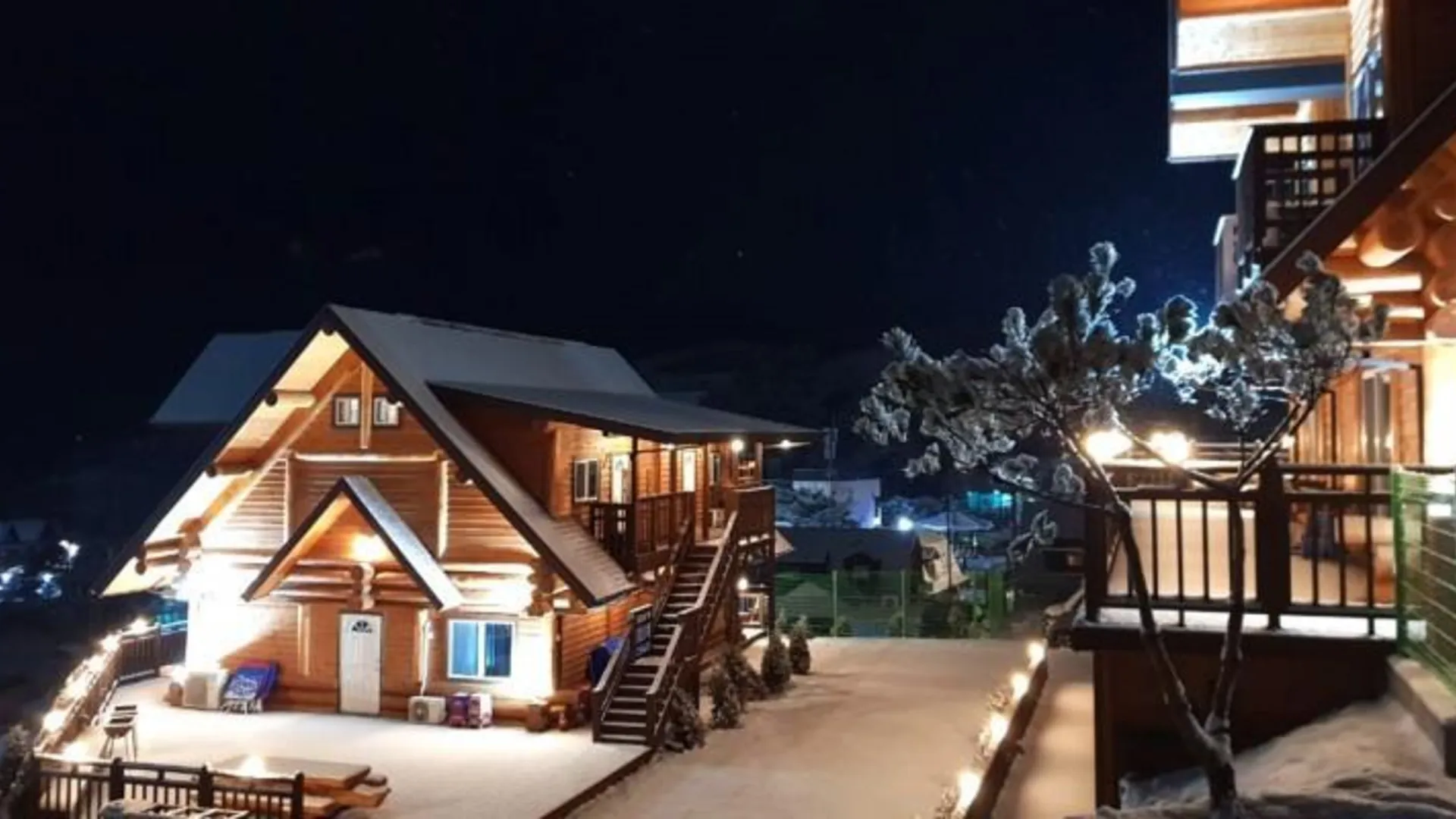 보령 보령 숲속애통나무마을펜션 3성급 게스트하우스 외관