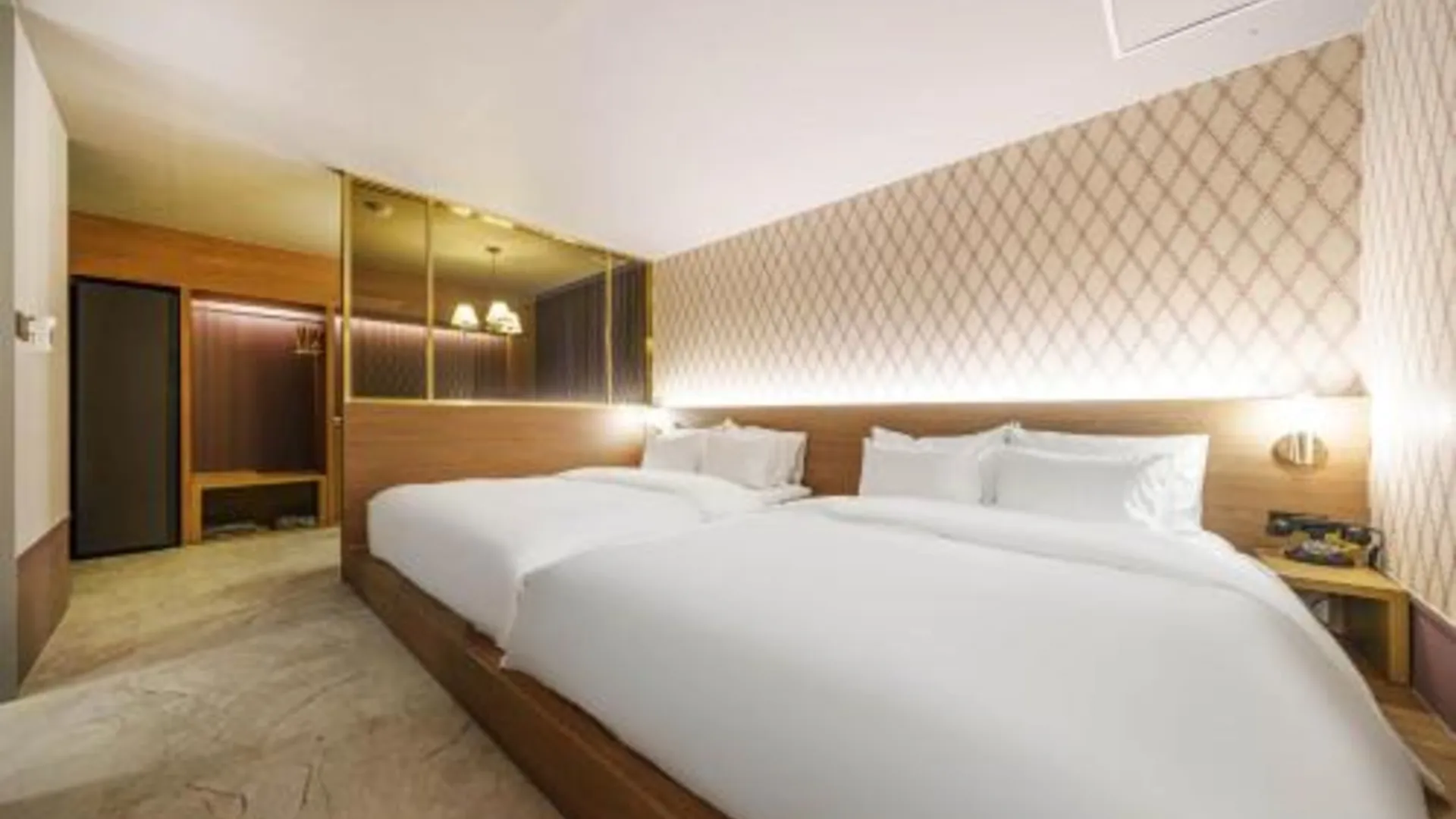 용인  용인 호텔 이쁘다 쁘띠 호텔 스위트룸