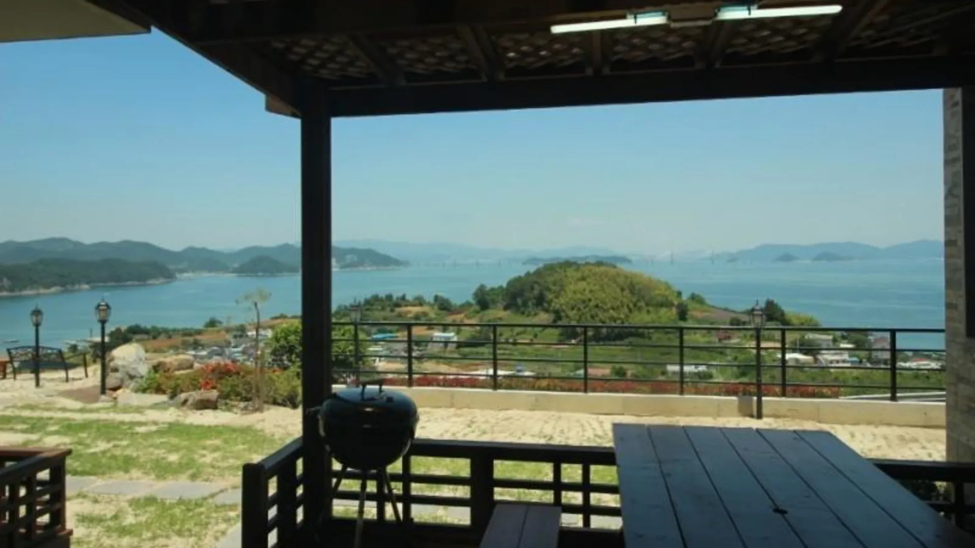 거제 거제도 매미성하늘정원펜션 2성급 게스트하우스 수영장