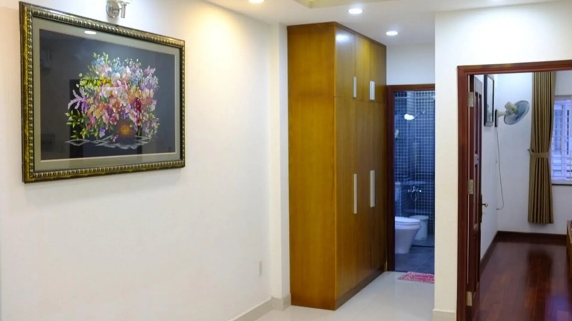 호치민 빈흥의 프라이빗 하우스 (500m², 침실 2개, 프라이빗 욕실 2개) 3성급 싱글룸 외관