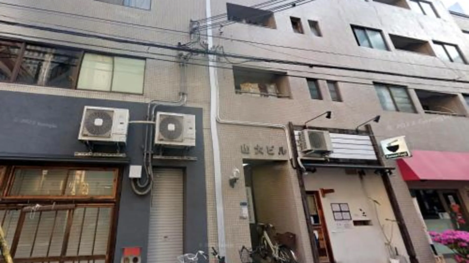 오사카 비주 스위트 안티코 3성급 게스트하우스 수영장