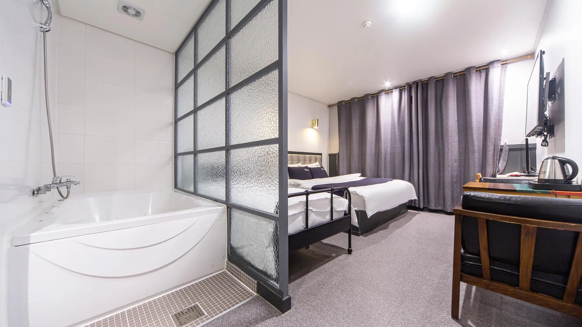 창원 창원 진해 솜 호텔 스위트룸