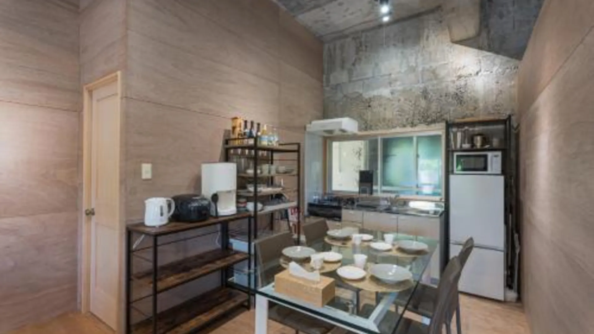 오키나와 본섬 ダイバーズヴィラYoNNER 3성급 호텔 수영장