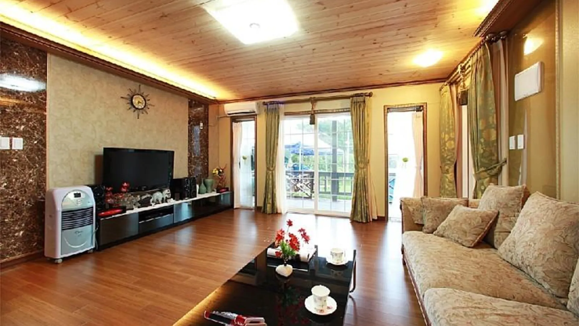 가평 가평 숲속의하루펜션 2성급 게스트하우스 스위트룸