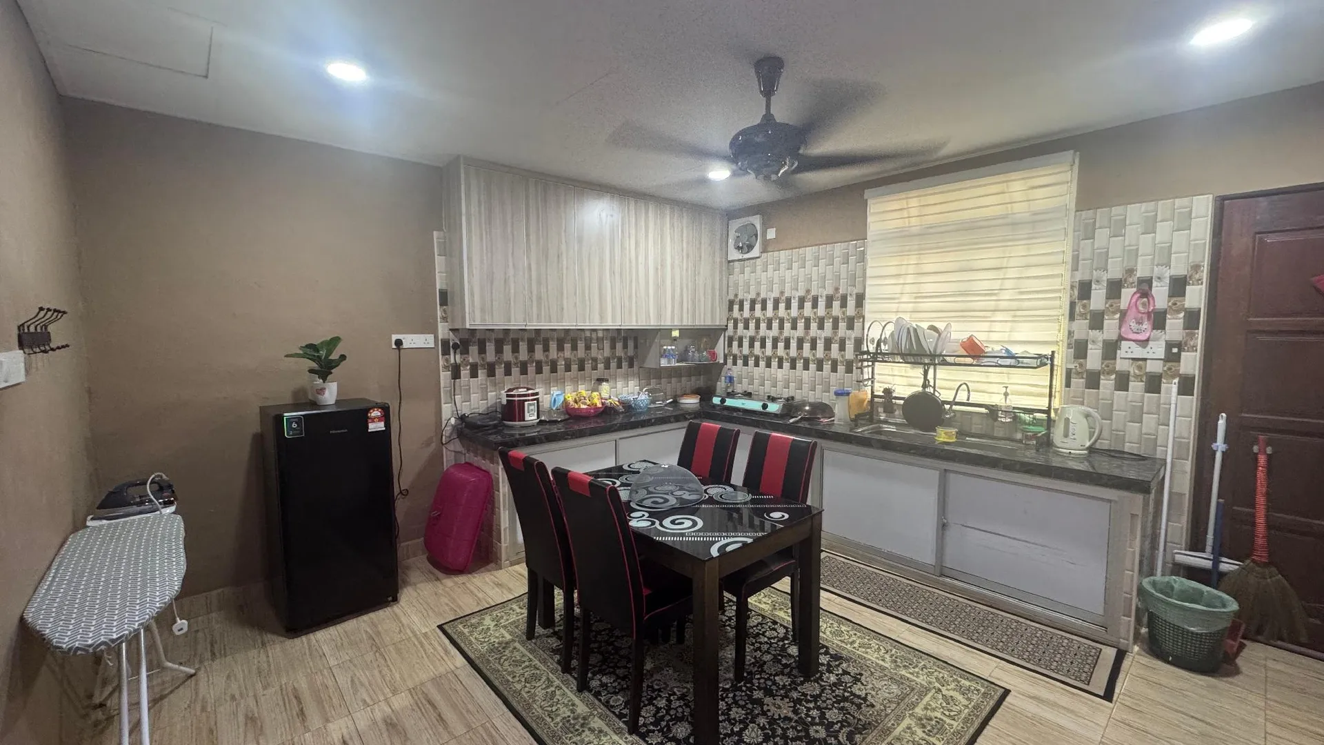 쿠알라 네랑 쿠알라 네랑의  (m², 침실 2개, 프라이빗 욕실 1개) 3성급 게스트하우스 외관