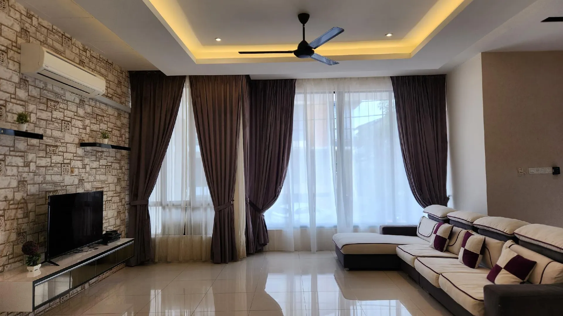 이포 이포 시티의 프라이빗 하우스 (1000m², 침실 5개, 프라이빗 욕실 4개) 2성급 게스트하우스 스위트룸