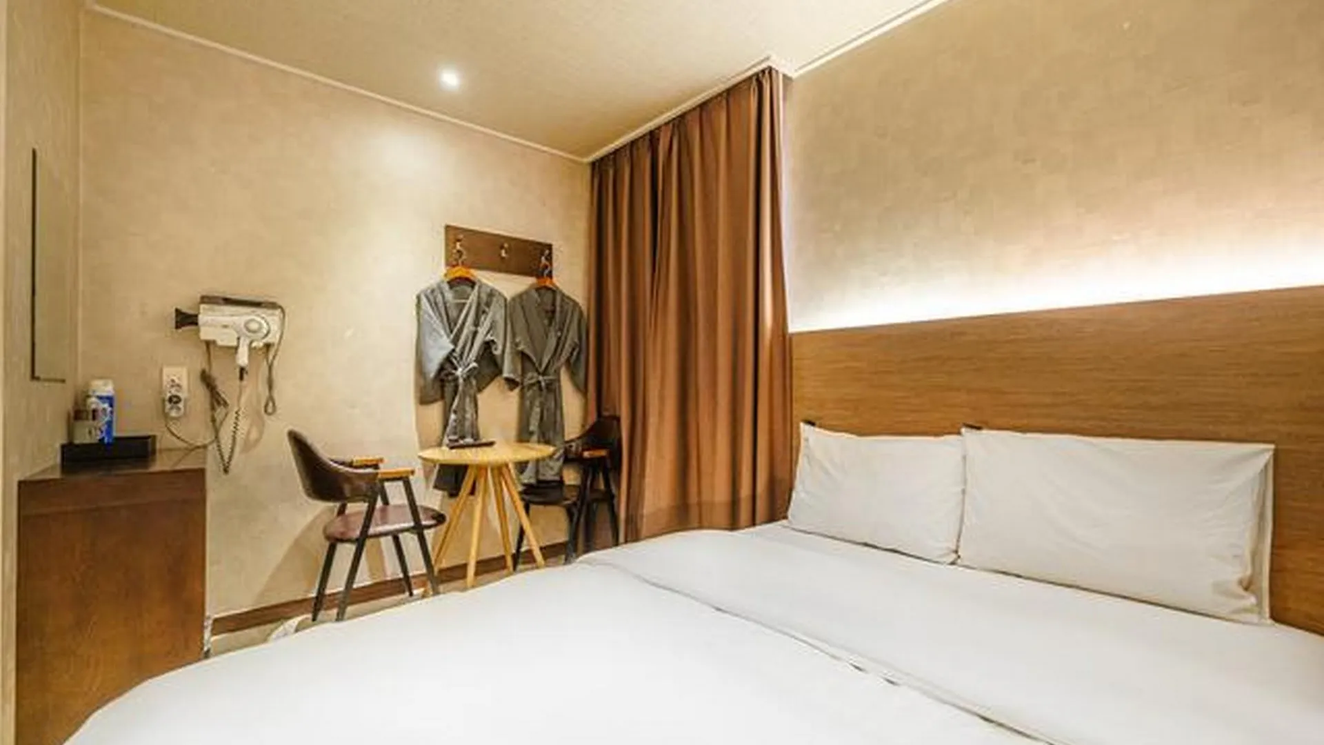 서울 영등포 호텔 베이직 2성급 호텔 외관