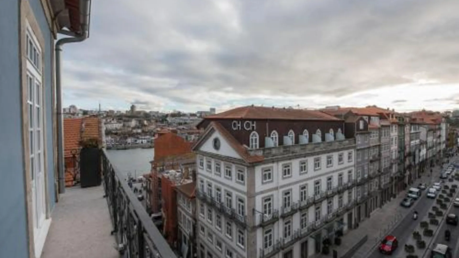 포르투 아파르타멘토스 더 아크 캐리스 4성급 게스트하우스 외관