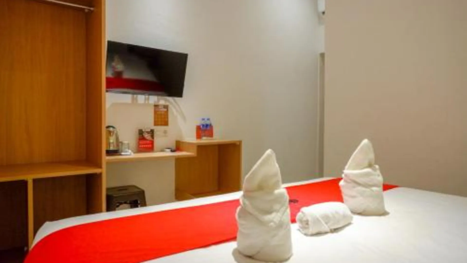 마카사르 레드도어즈 플러스 앳 로사리 마카사르 3성급 호텔 스위트룸