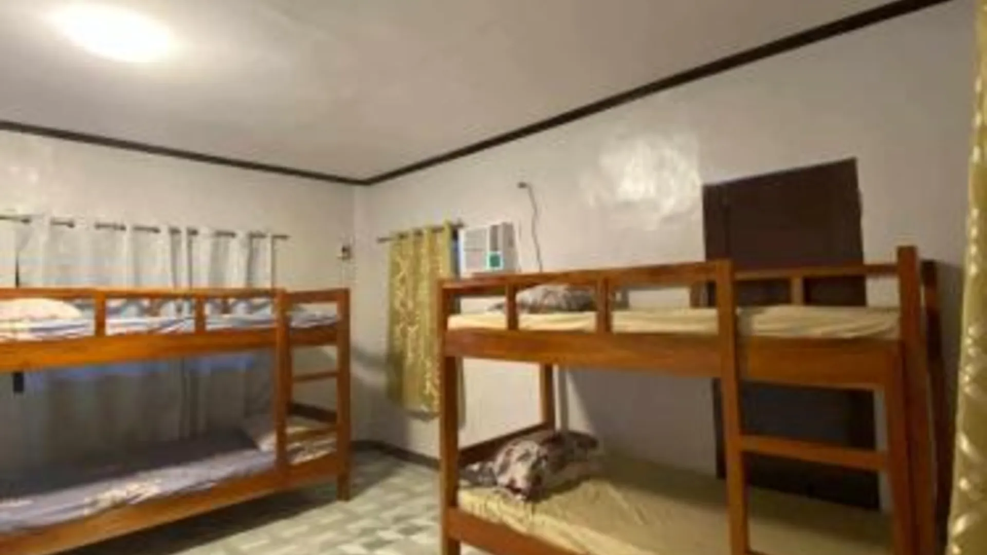 세부 4A's Lodging 호텔 수영장