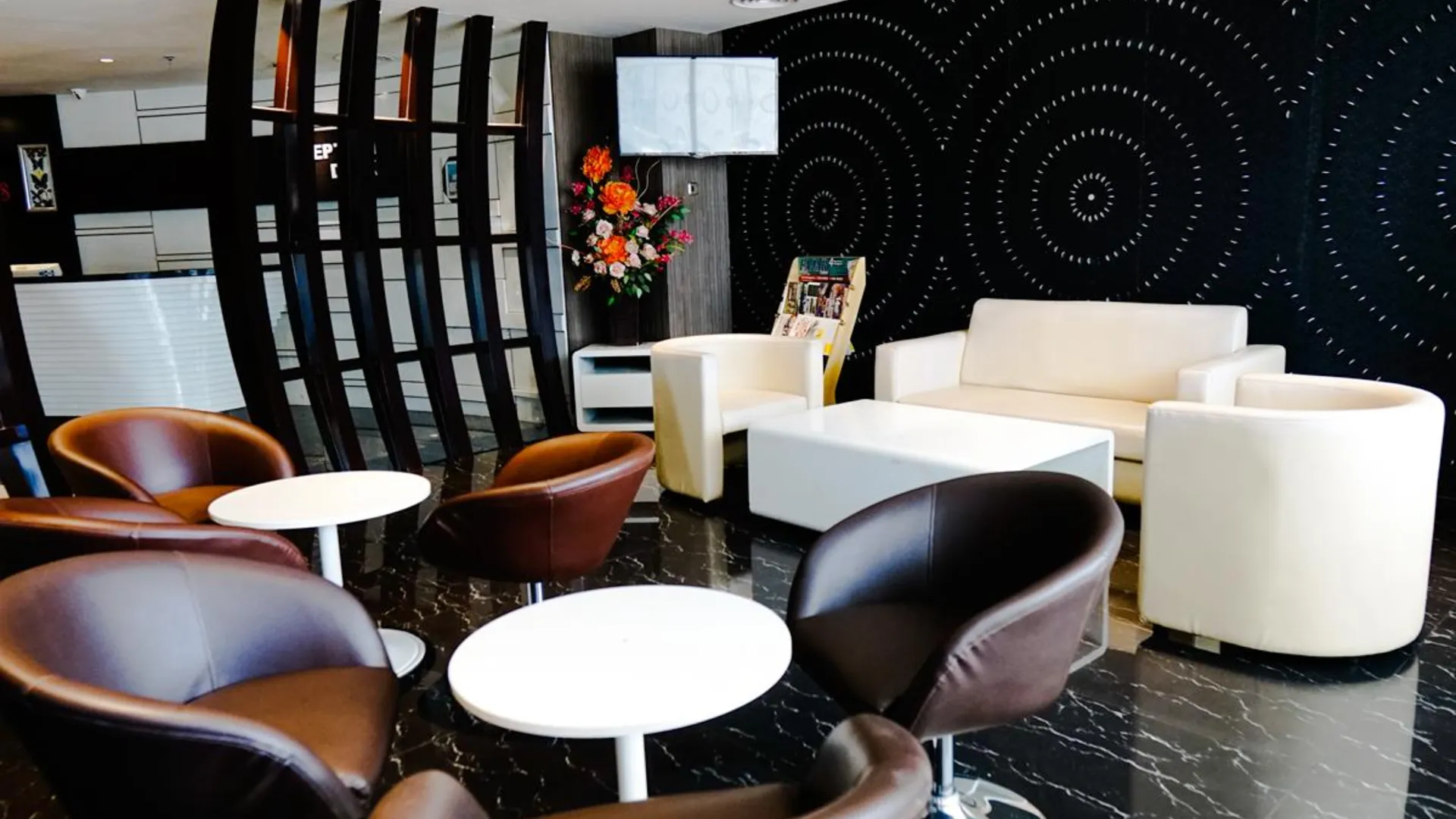 마카사르 엠프레스 호텔 마카사르 시티 센터 바이 LIFE 3성급 호텔 스위트룸