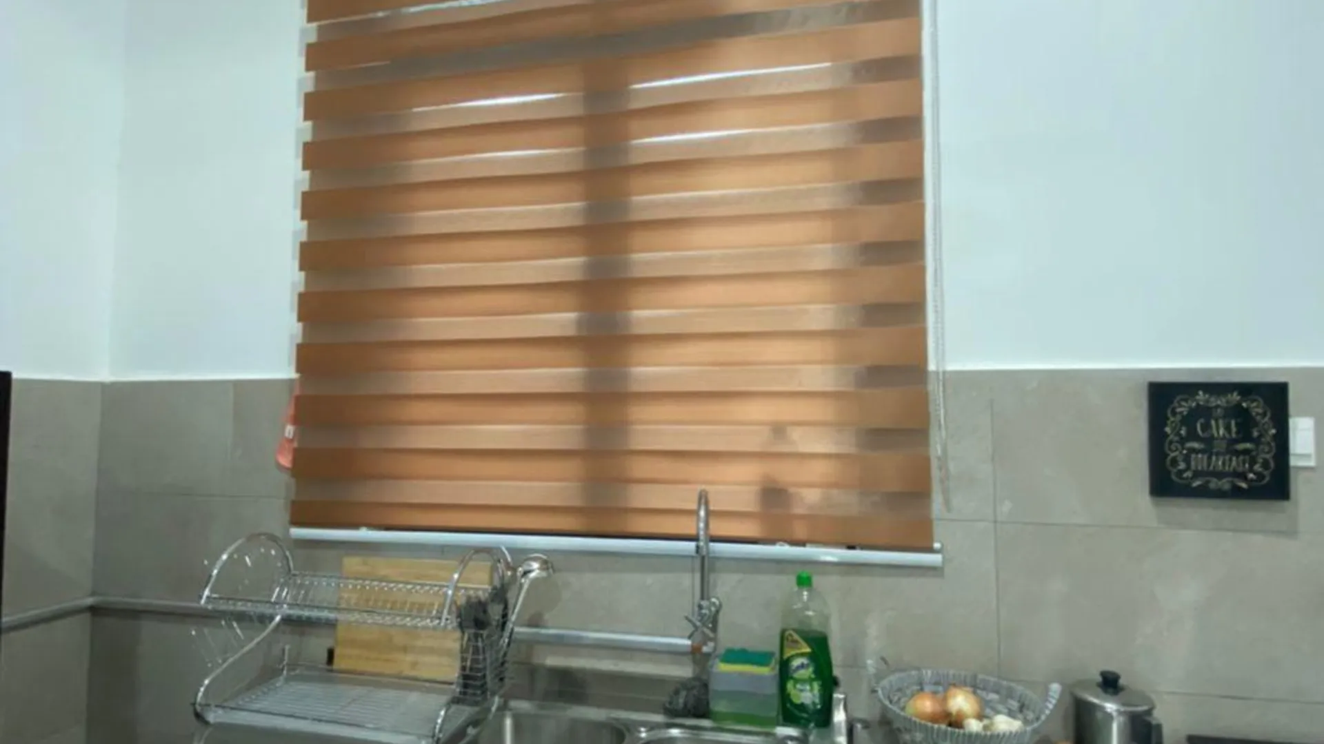 말라카 멜라카텡가의 프라이빗 하우스 (1000m², 침실 3개, 프라이빗 욕실 1개) 2성급 싱글룸 레스토랑