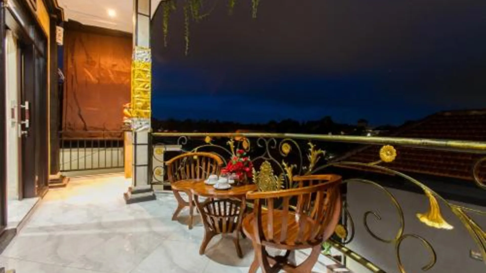 발리 요가스 하우스 우붓 3성급 게스트하우스 수영장